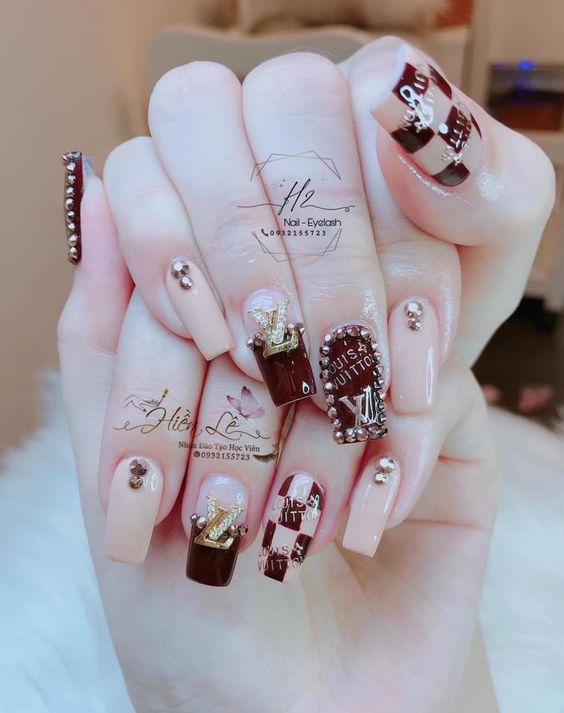 Charm Thương Hiệu Trang Trí Móng CH