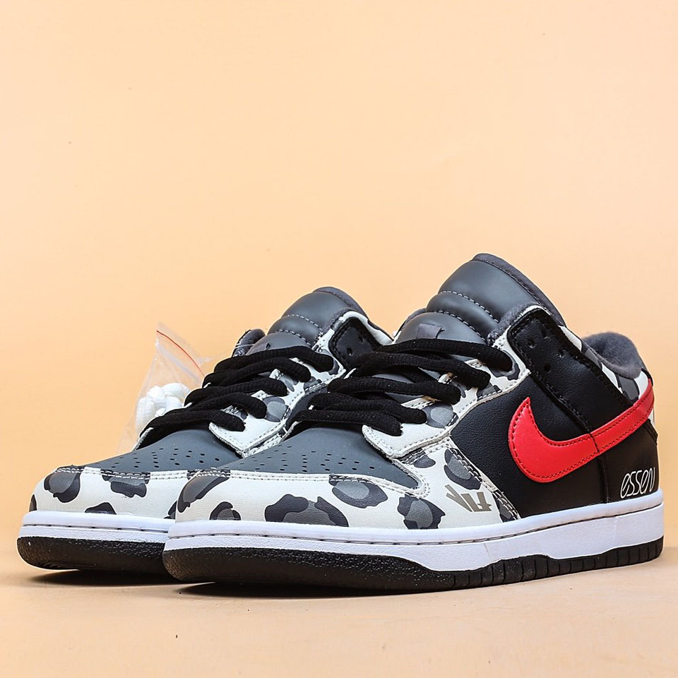 nike sb dunk low black red