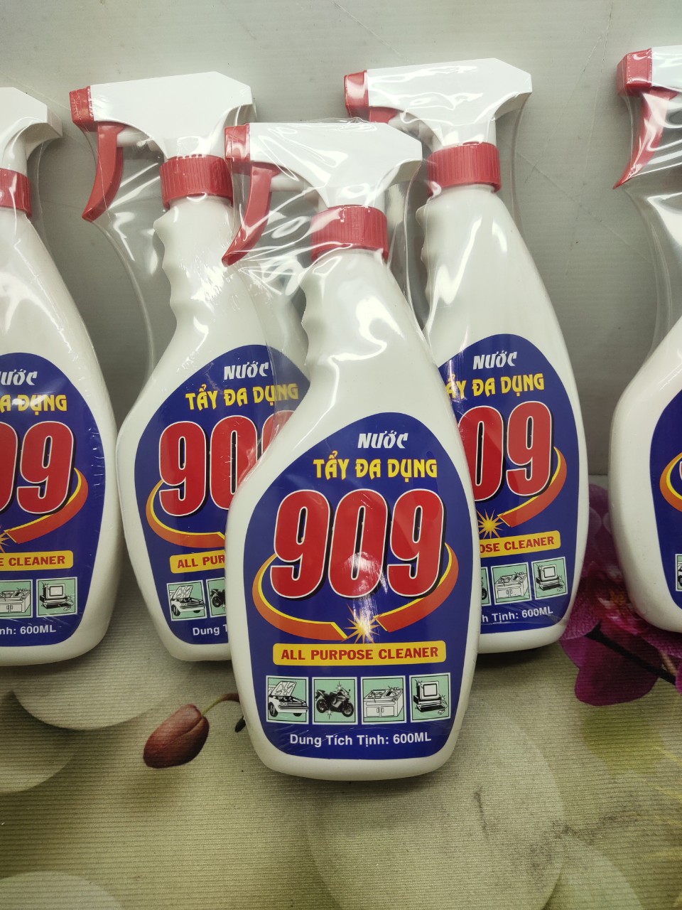 nước tẩy đa dụng 909