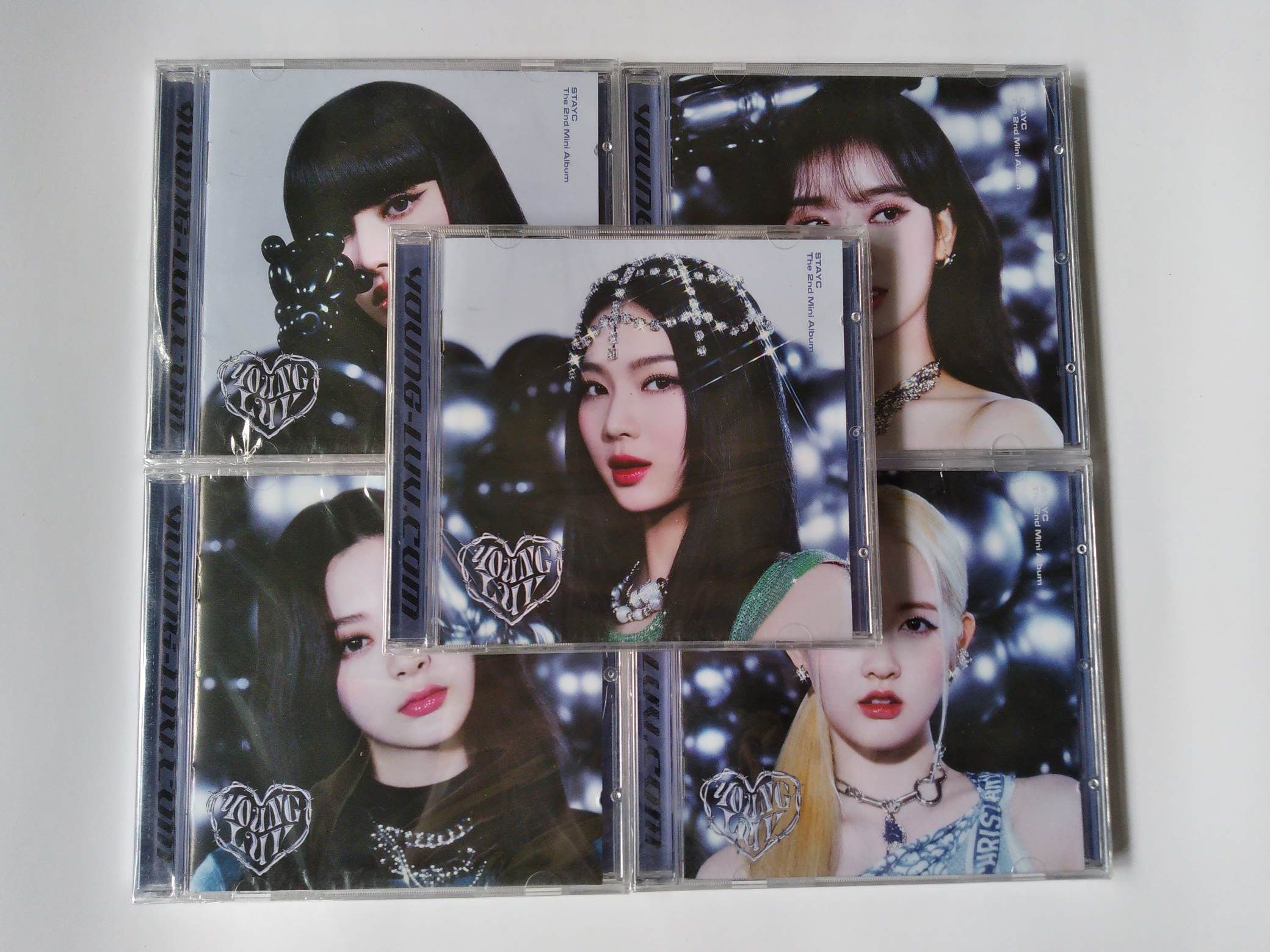 [Có sẵn-Nguyên Seal] STAYC - 2ND MINI ALBUM Ảnh [YOUNG-LUV.COM] (Random JEWEL CASE VER)
