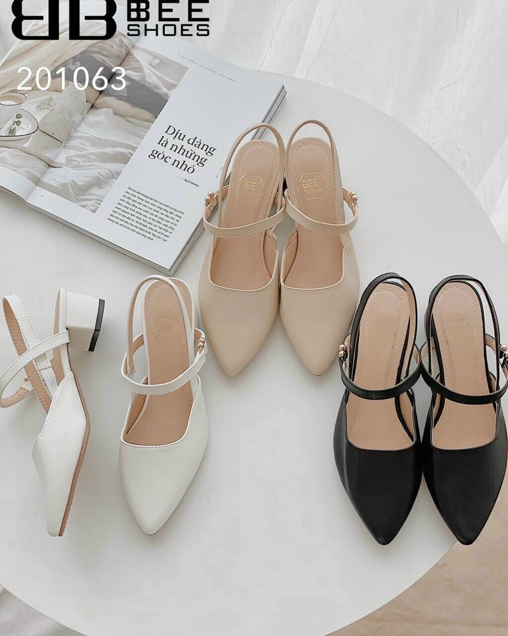Giày sandal rọ mũi nhọn quay sau