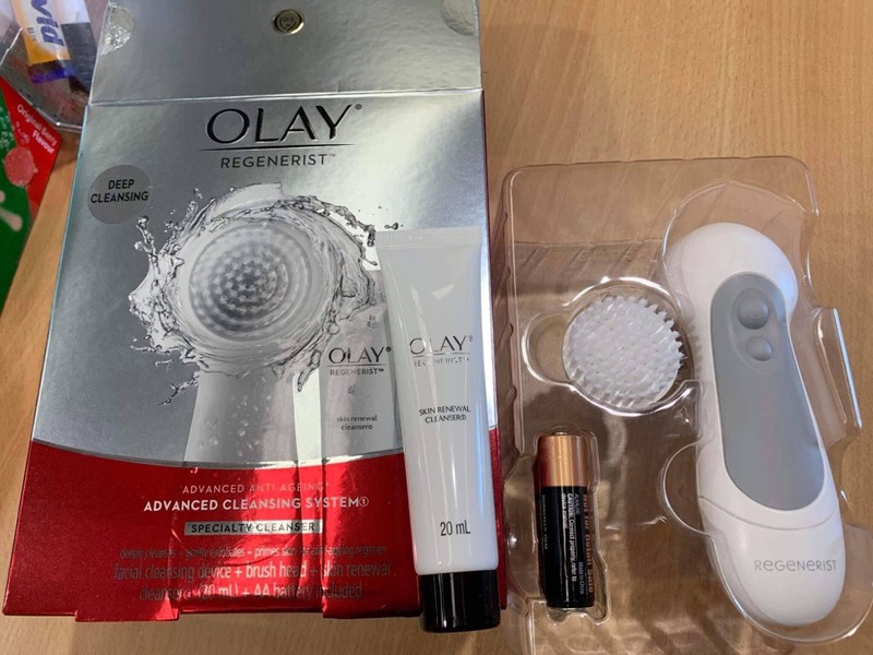 Máy rửa mặt NEW Olay Regenerist Advanced Cleansing System
