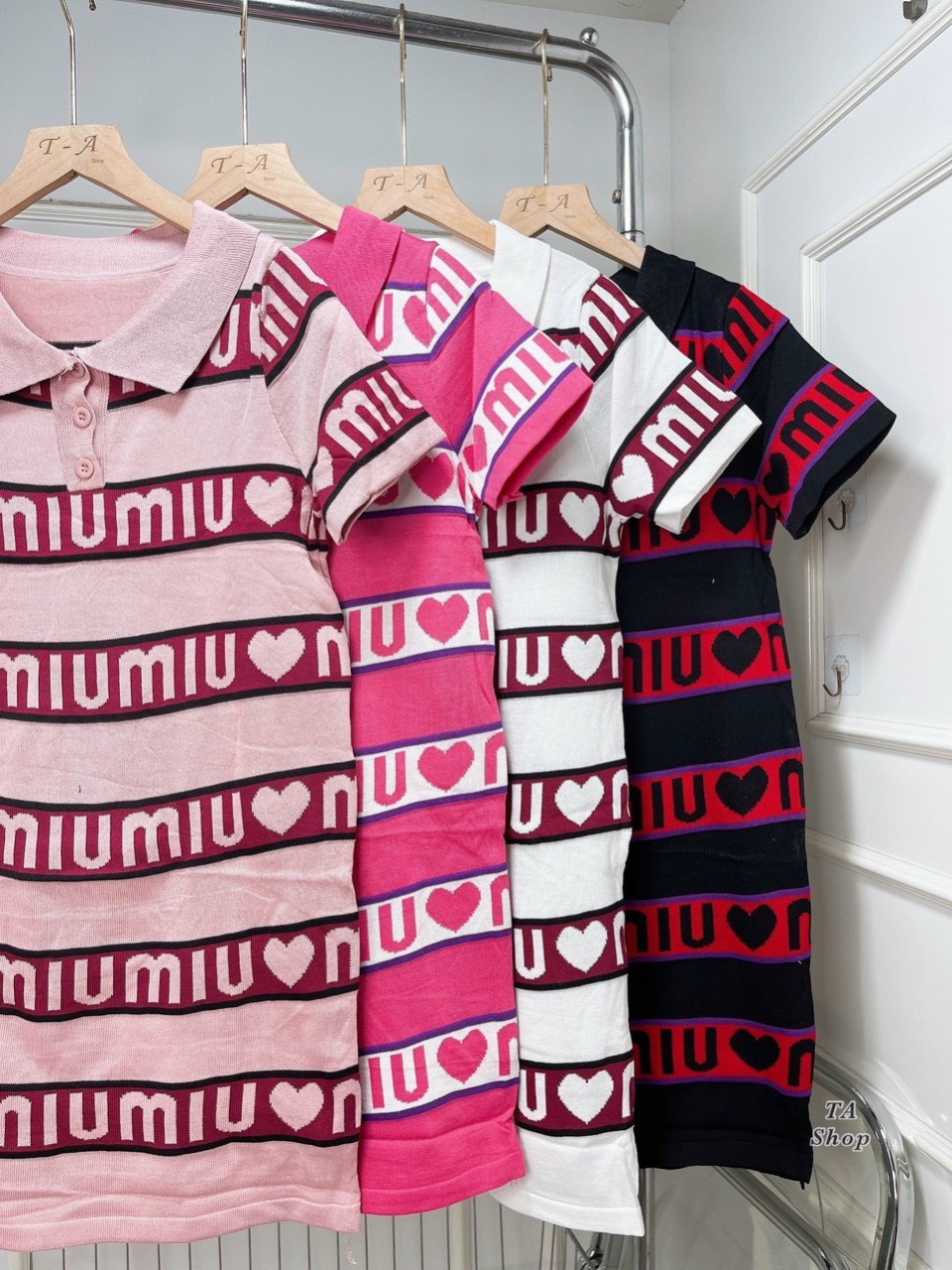 Váy len mongtoghi suông cổ đức miumiu cực hot