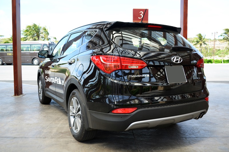 Công tắc mở cốp sau Hyundai Santafe 2012-2017