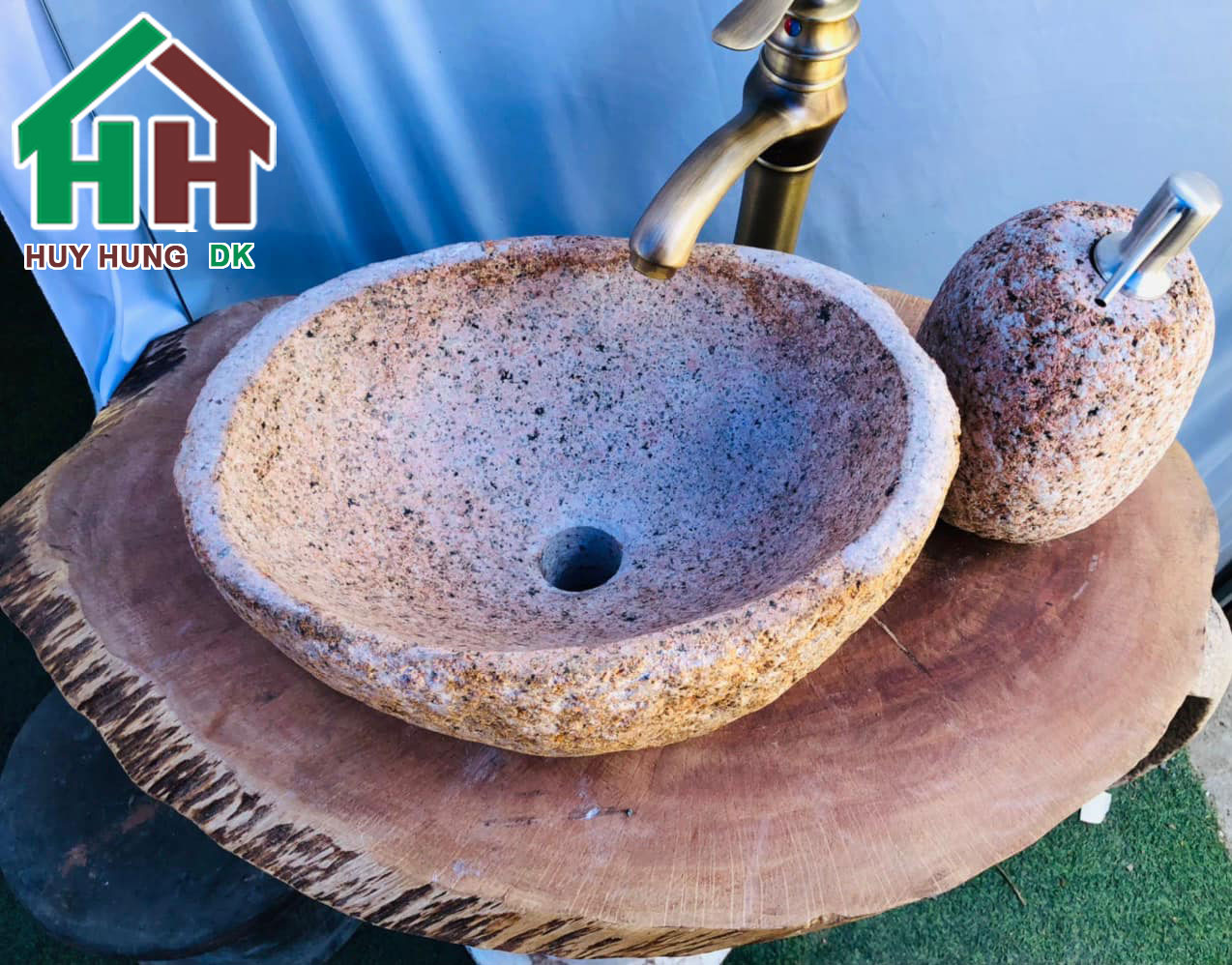 Lavabo Đá Cuội ( Chưa kèm vòi ) - Công ty Huy Hùng