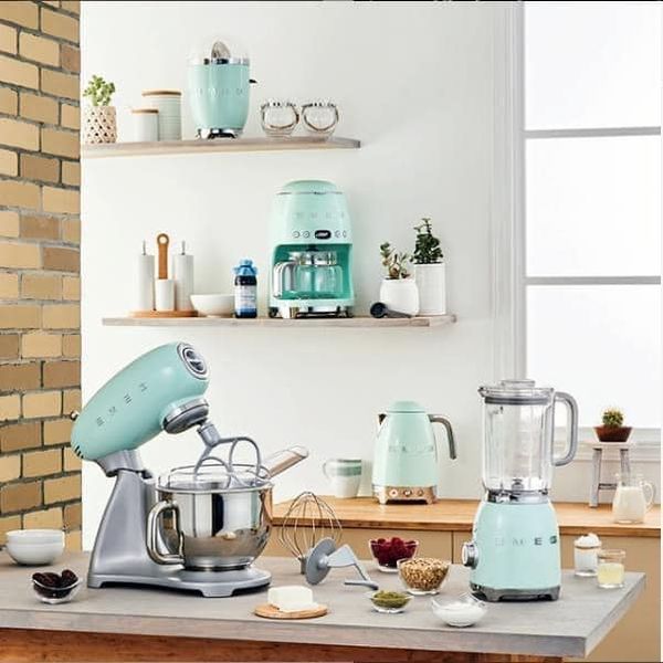 Ấm Đun Nước Siêu Tốc Smeg KLF04 (có chỉnh nhiệt + chức năng giữ ấm)