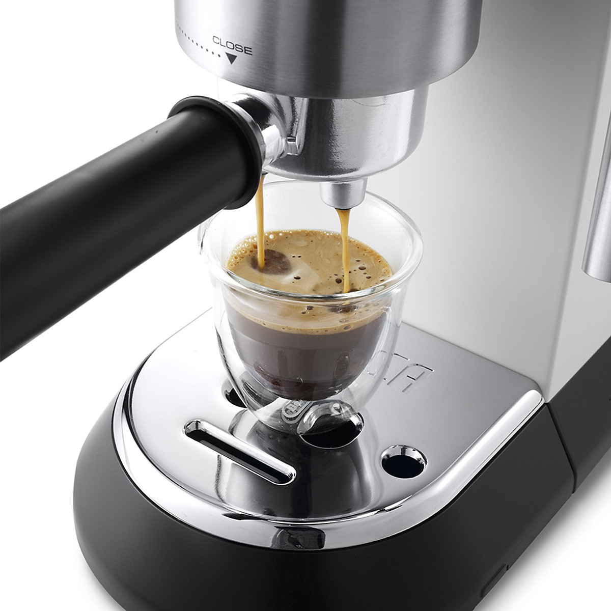 Máy pha cafe espresso DeLonghi EC685.W