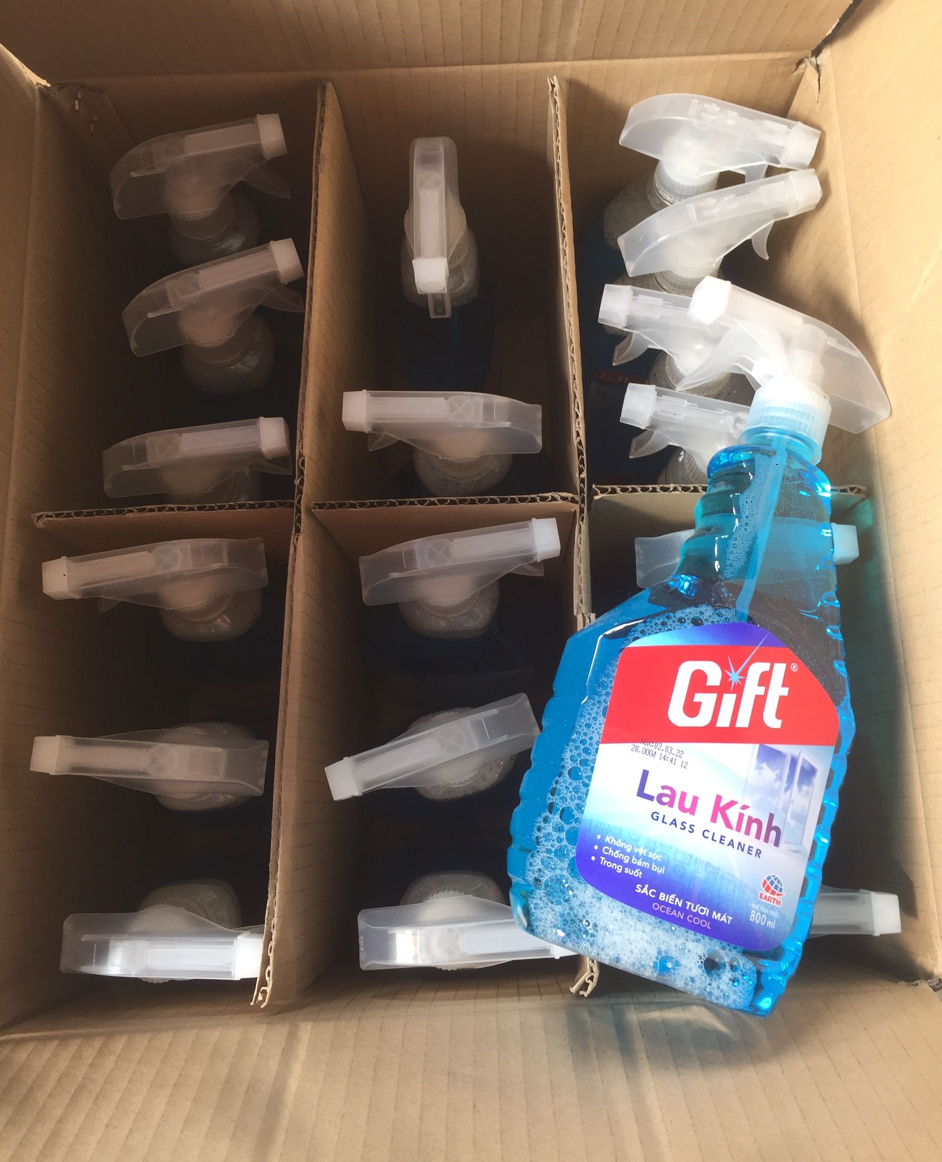 Chai xịt lau kính GIFT 580ml - 800ml