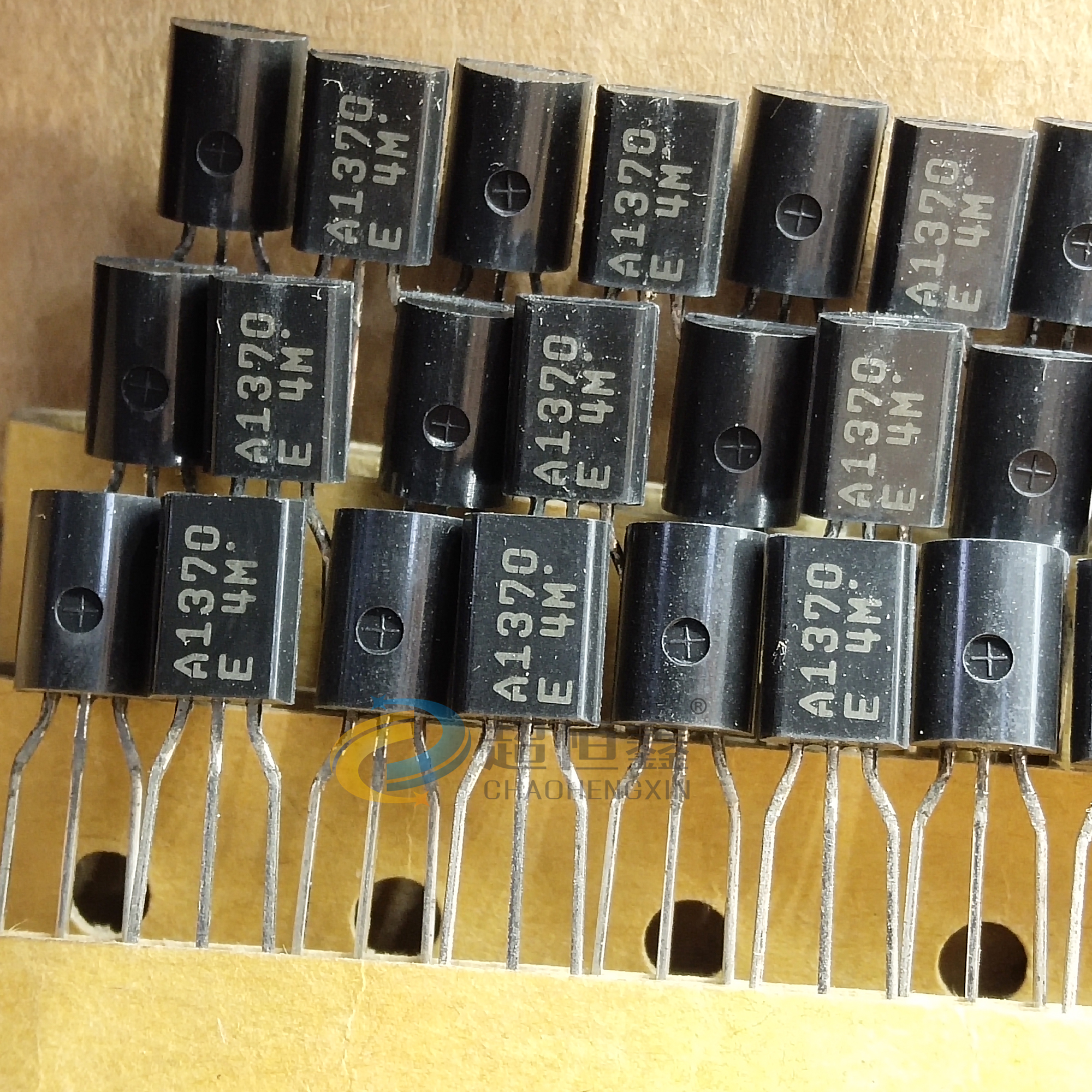 5 Pièces Transistors 2SA1370-E Sanyo TO-92 - Authentiques Et Neufs - Origine Japon