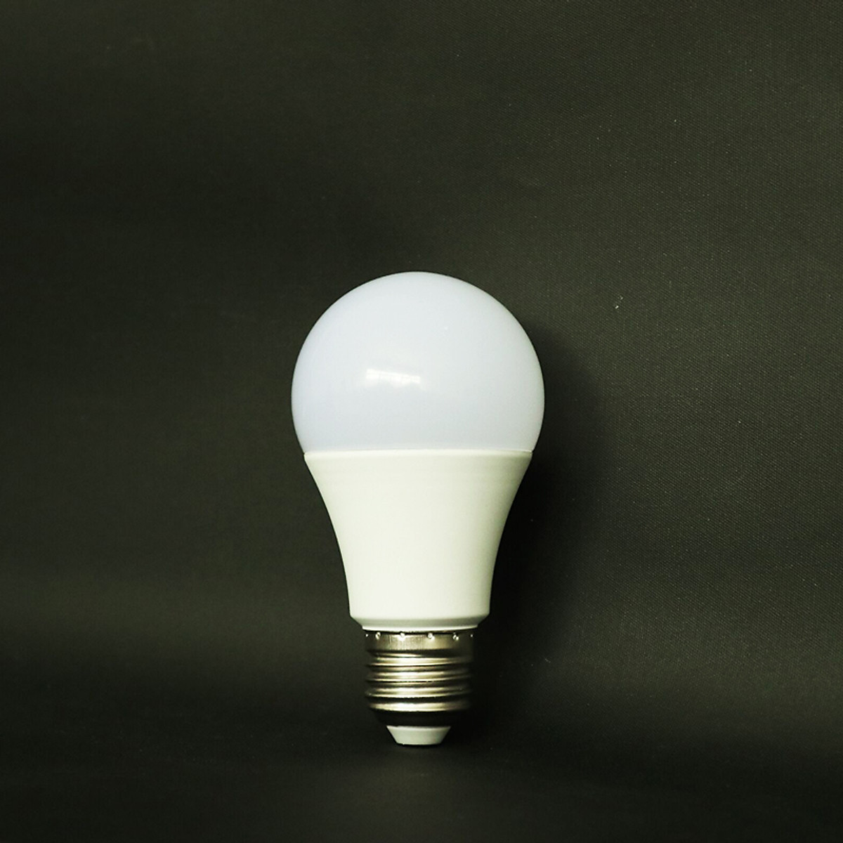 Bóng Đèn LED Búp Tròn 15W ánh sáng trắng siêu sáng, chất lượng cao loại tốt,tiết kiệm điện siêu bền.