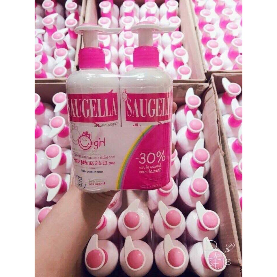 Dung dịch vệ sinh cho bé gái Saugella