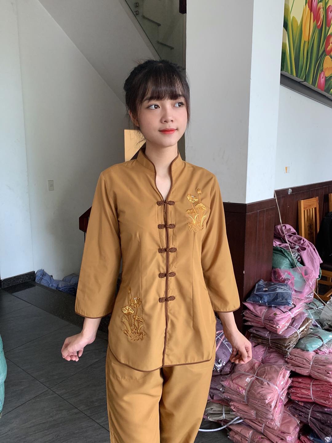 Đồ Lam Đi Chùa mẫ sẩm thêu sen