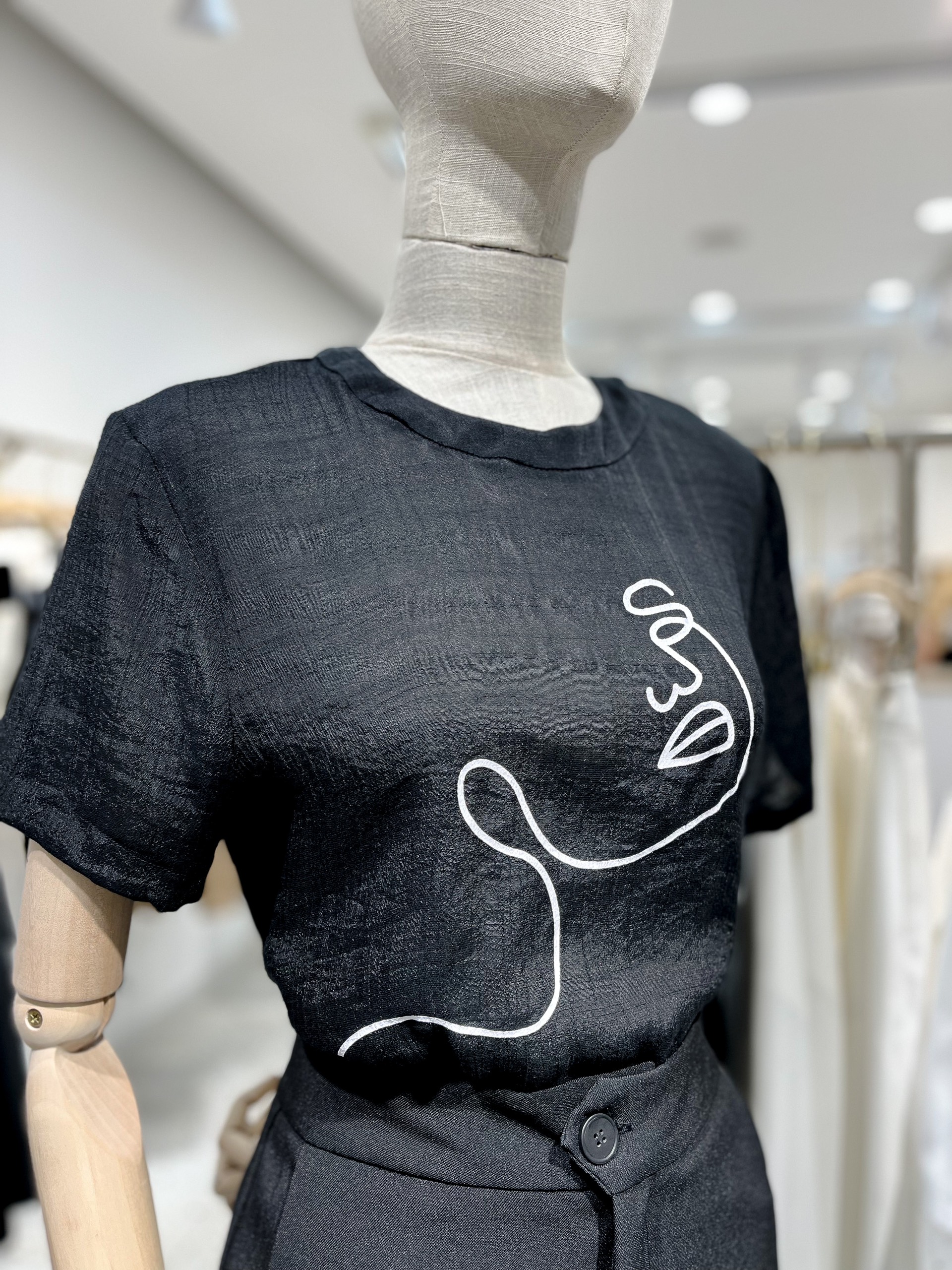 Áo cổ tròn chất linen , Peace House Clothing