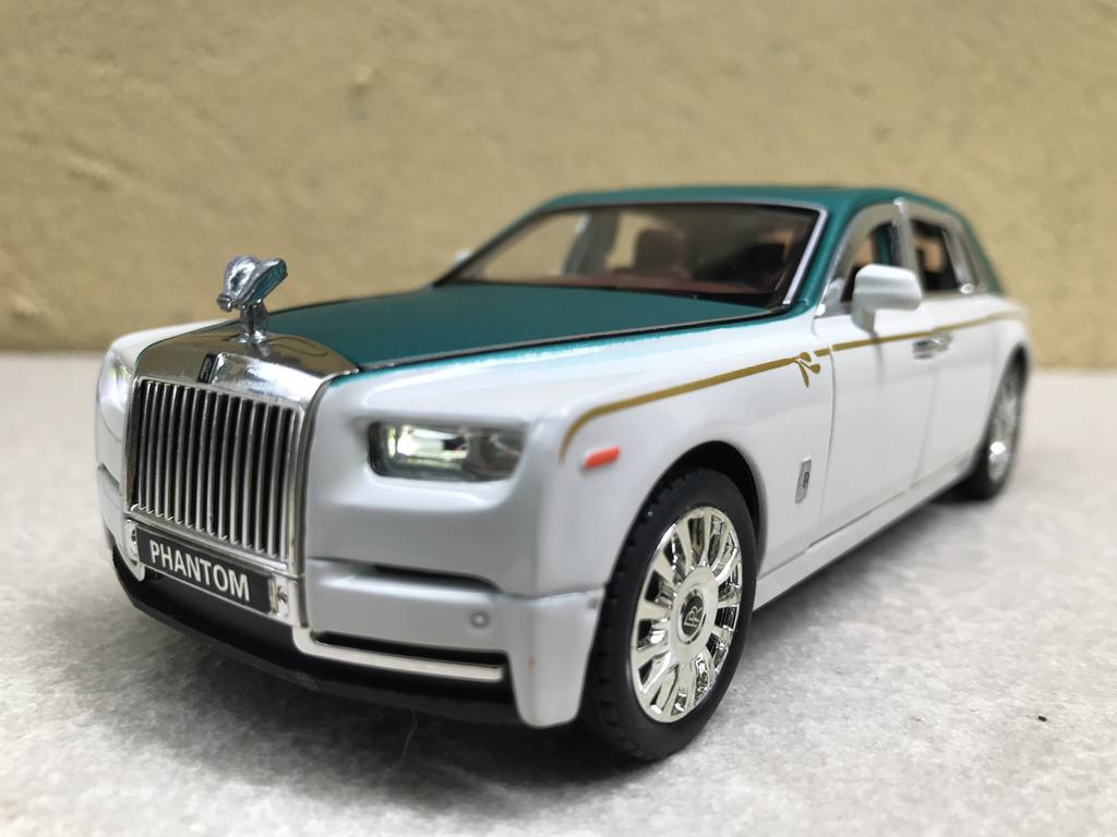 Mô hình xe Ô tô Rolls-Royce Phantom 2020 1:32