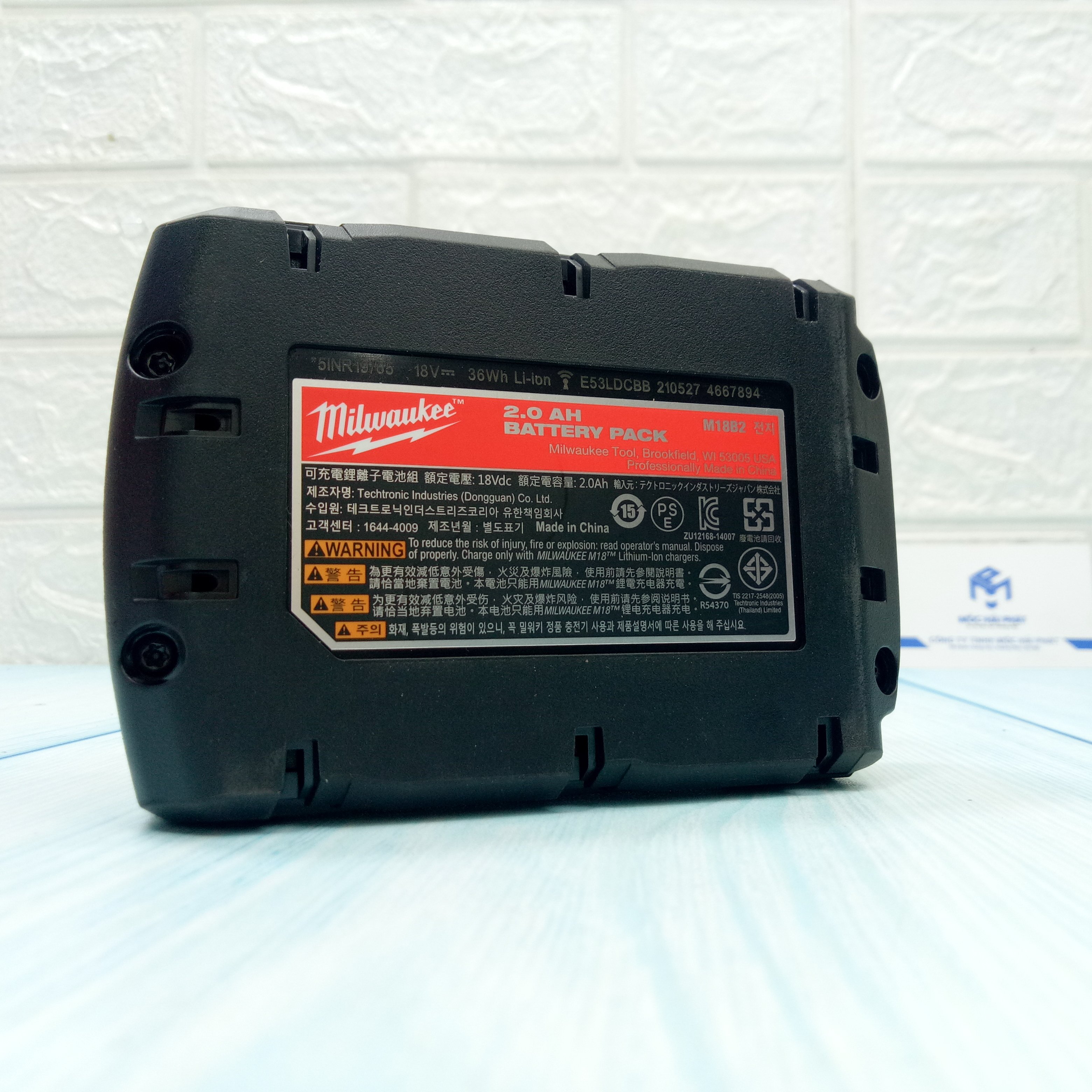 Pin M18 2.0Ah Milwaukee M18B2 Chính Hãng