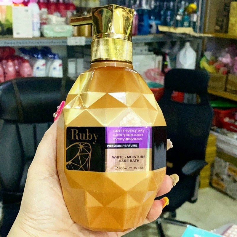 Sữa tắm Ruby chai 600ml cực kỳ thơm quyến rủ