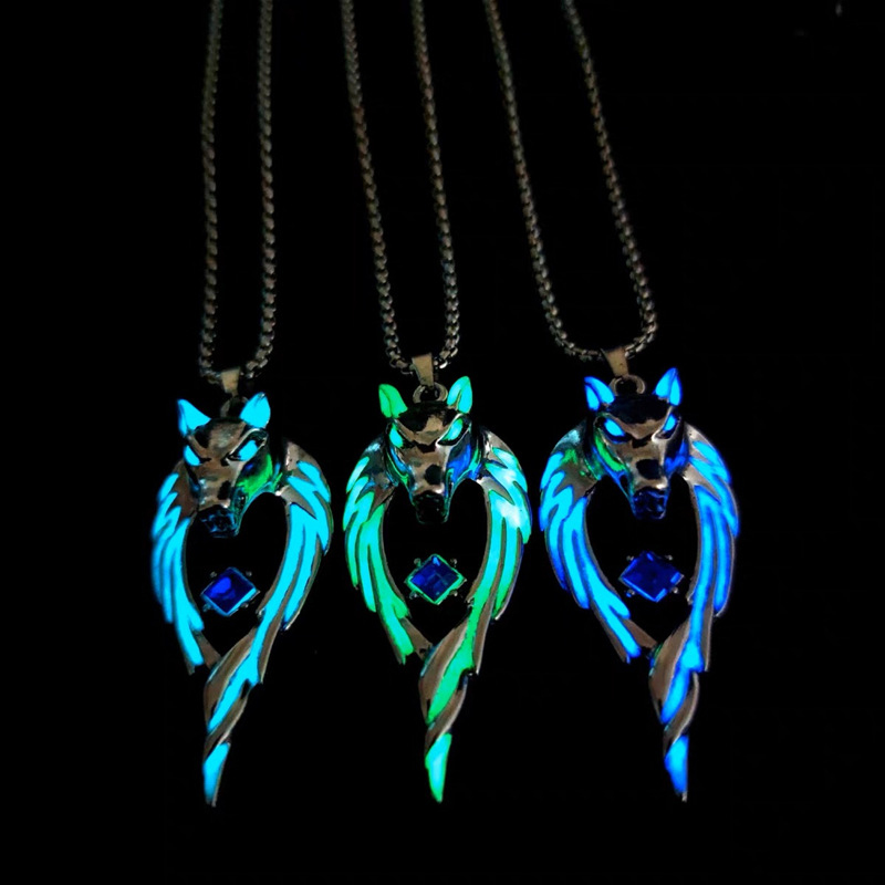 Fashion%20Wolf%20Pendant%20Necklaces%20For%20Men%20Glow%20Domineering%20Animal%20Vintage%20Chain%20Glowing%20Necklace%20Punk%20Hiphop%20Jewelry%20Accessories%20ZHIXING%20-%20Image%203