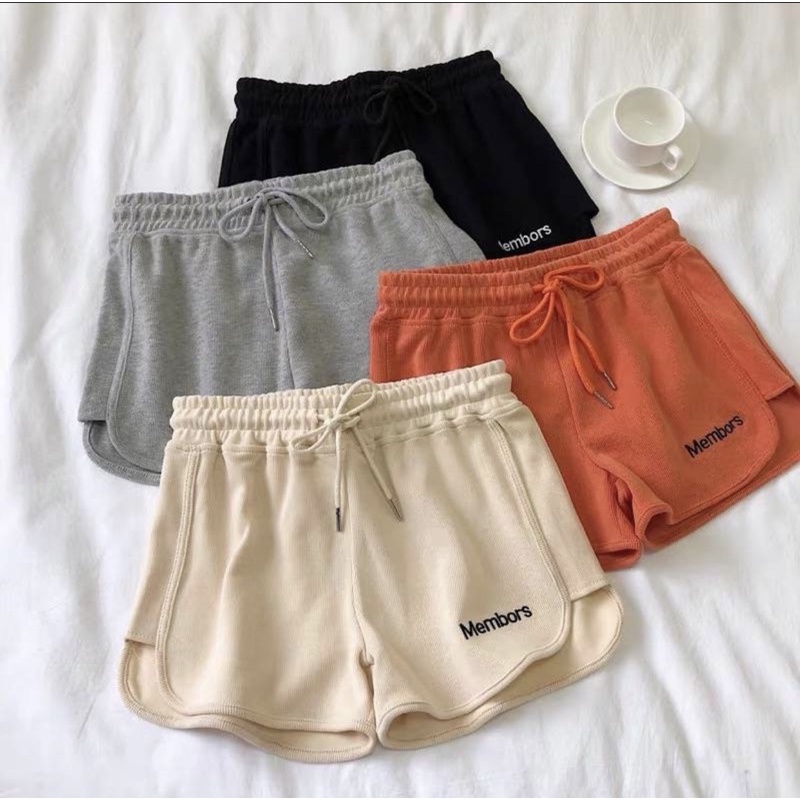 Quần Short Viền Thêu Chữ
