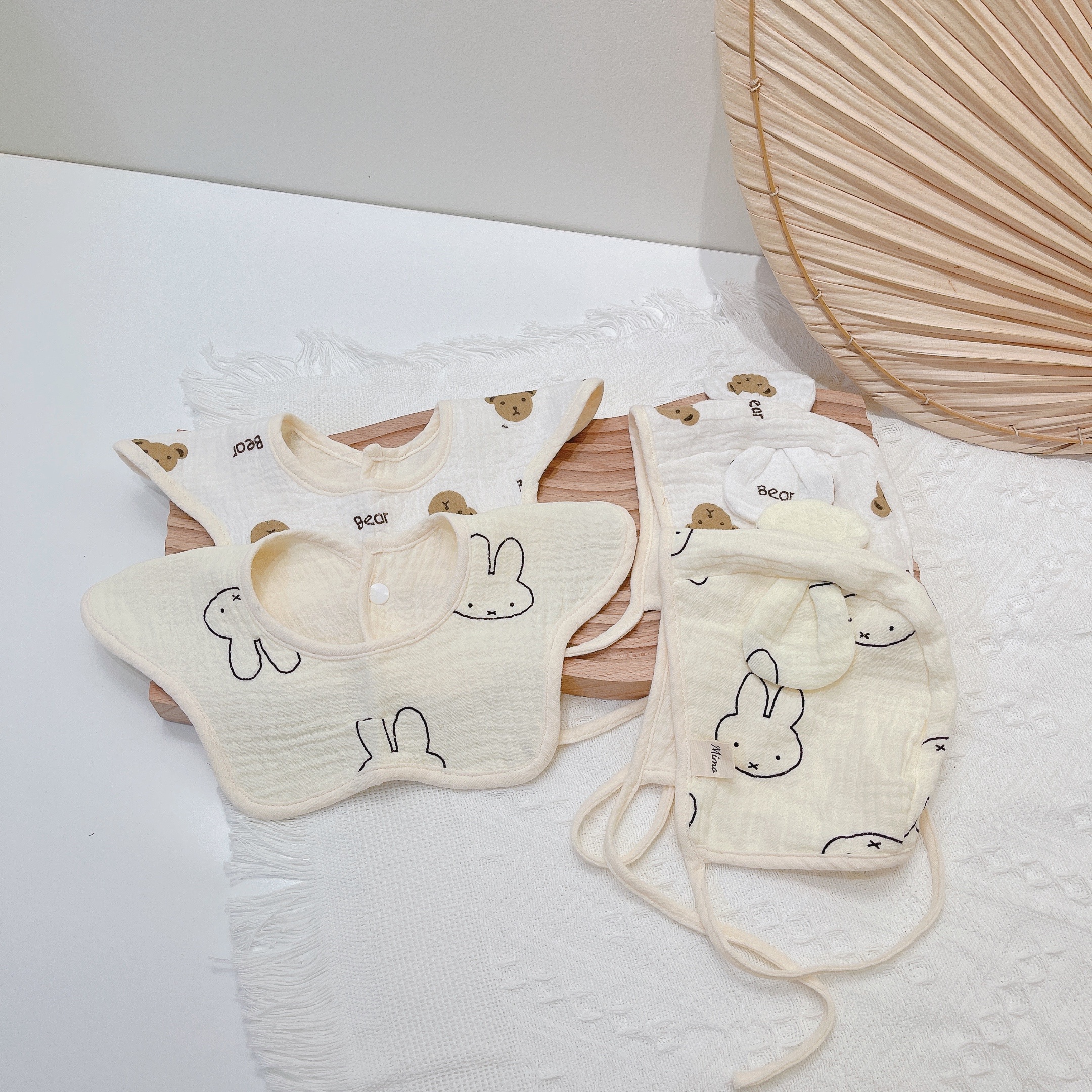 Set mũ tai gấu yếm cánh hoa vải xô muslin siêu mềm đáng yêu dành cho bé (0-6kg)  YC10 Mimo Baby