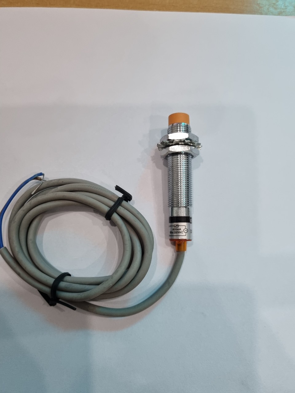 Cảm biến tiêm cận phi 12 Omron E2E- X5MY1 NO 90-250VAC