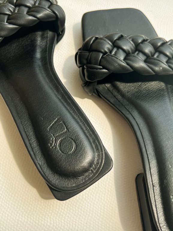 OLV - Dép Black Braided Slide Sandals