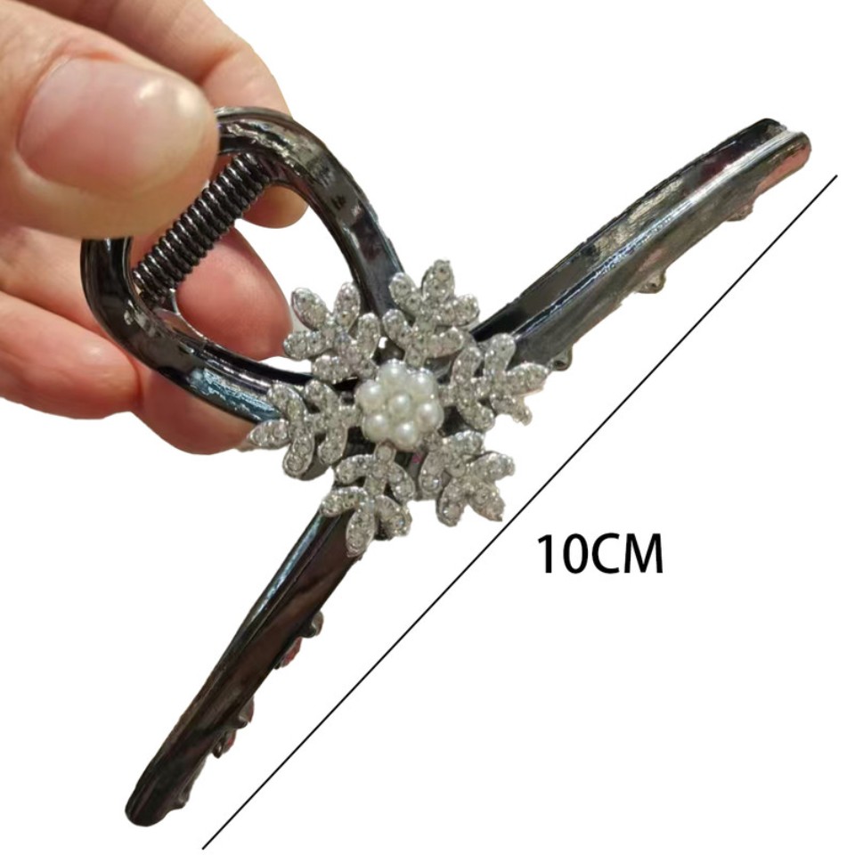 Crystal%20Flower%20Hair%20Accessories%20For%20Girls%20Large%20Size%20Black%20Metal%20Hair%20Claw%20High-end%20Back%20of%20Head%20Hair%20Clip%20Women's%20Headwear%20High-end%20Flower%20Butterfly%20Crystal%20Large%20Hair%20Claw%20Black%20Metal%20Hair%20Grabber%20for%20the%20Back%20of%20Women's%20Head%20Simple%20Hair%20Accessories%20-%20Image%208