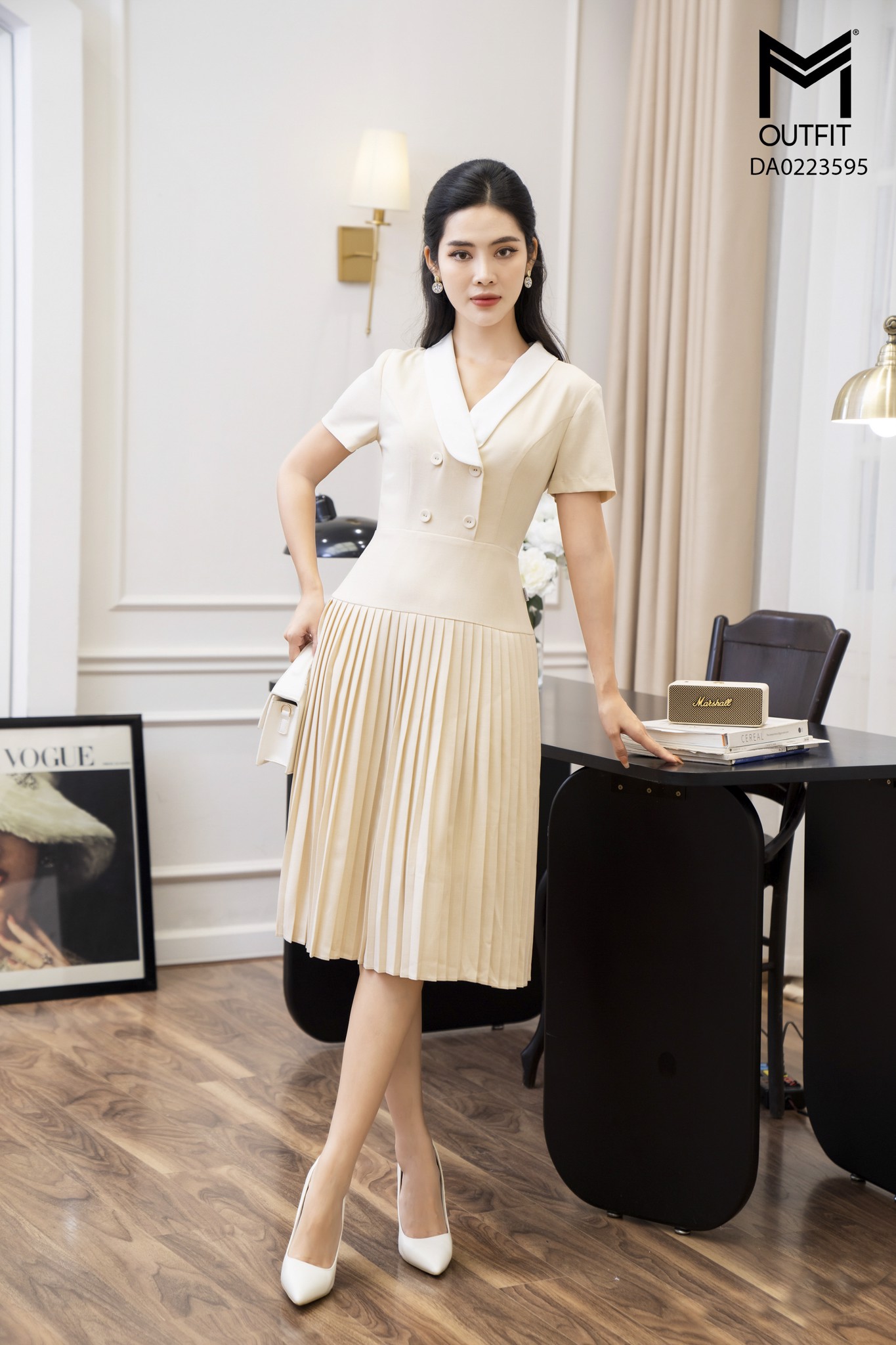 Đầm dáng xòe, phối cổ trắng, tùng dập ly
