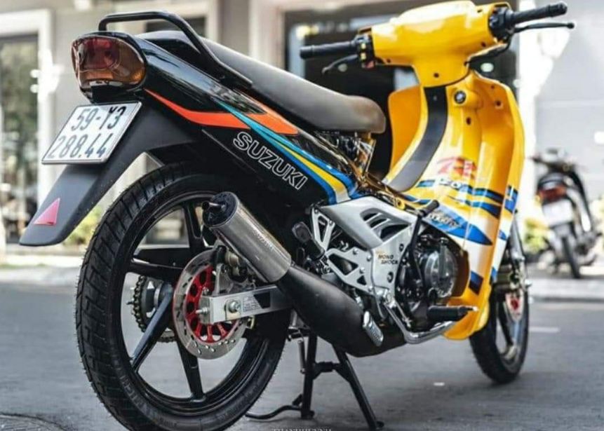 Tem Suzuki Xipo 110 - Satria 2000 Đen Vàng