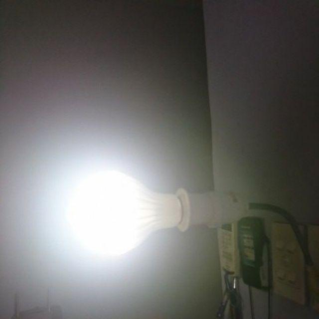 Đèn led cảm biến âm thanh 9W