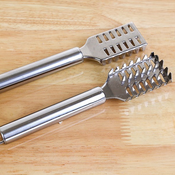 [HCM] Dụng cụ đánh vảy cá - cây cạo vảy cá