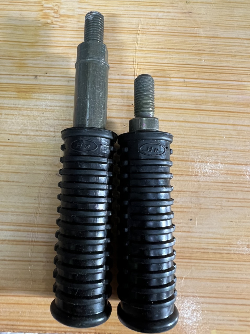 Gác chân xe 67, hàng gia công. gắn cho các dòng xe 67, 68, cd, cl...