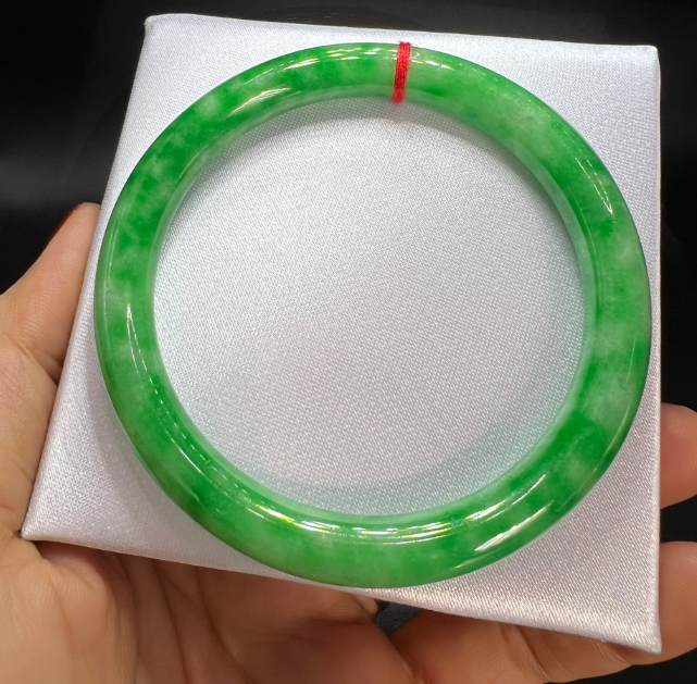 ( CHUYÊN SỈ CẨM THẠCH ) Vòng cẩm thạch xanh lý tuyệt đẹp đủ side tayhàng thực tếhình chụp thực tế 100%.