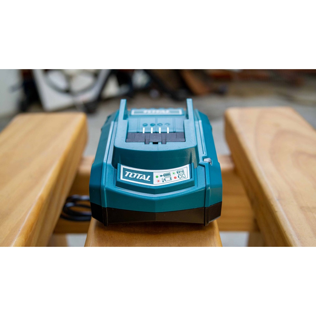 Sạc Pin 20V Total Lithium TFCLI2001