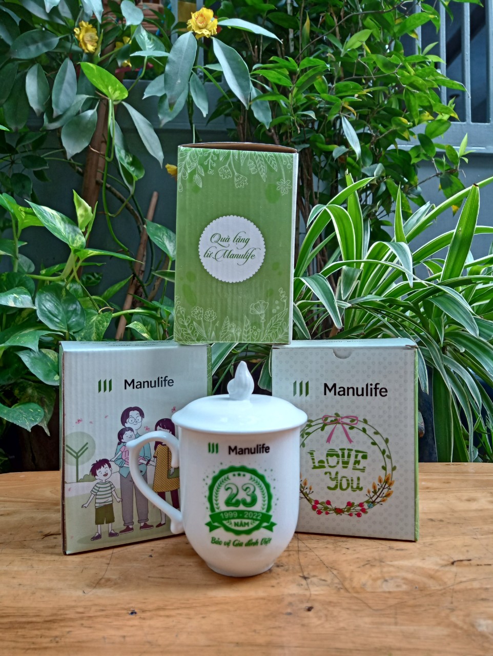 Ly sứ nắp lửa quà tặng MANULIFE (có kèm hộp)