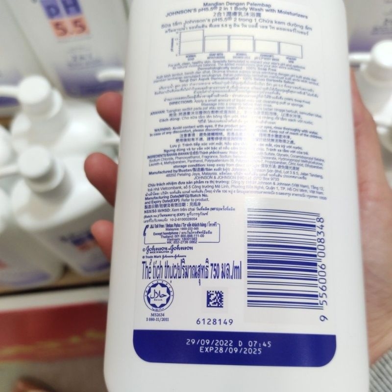 AA Sữa tắm gohnsons chai 750ml.