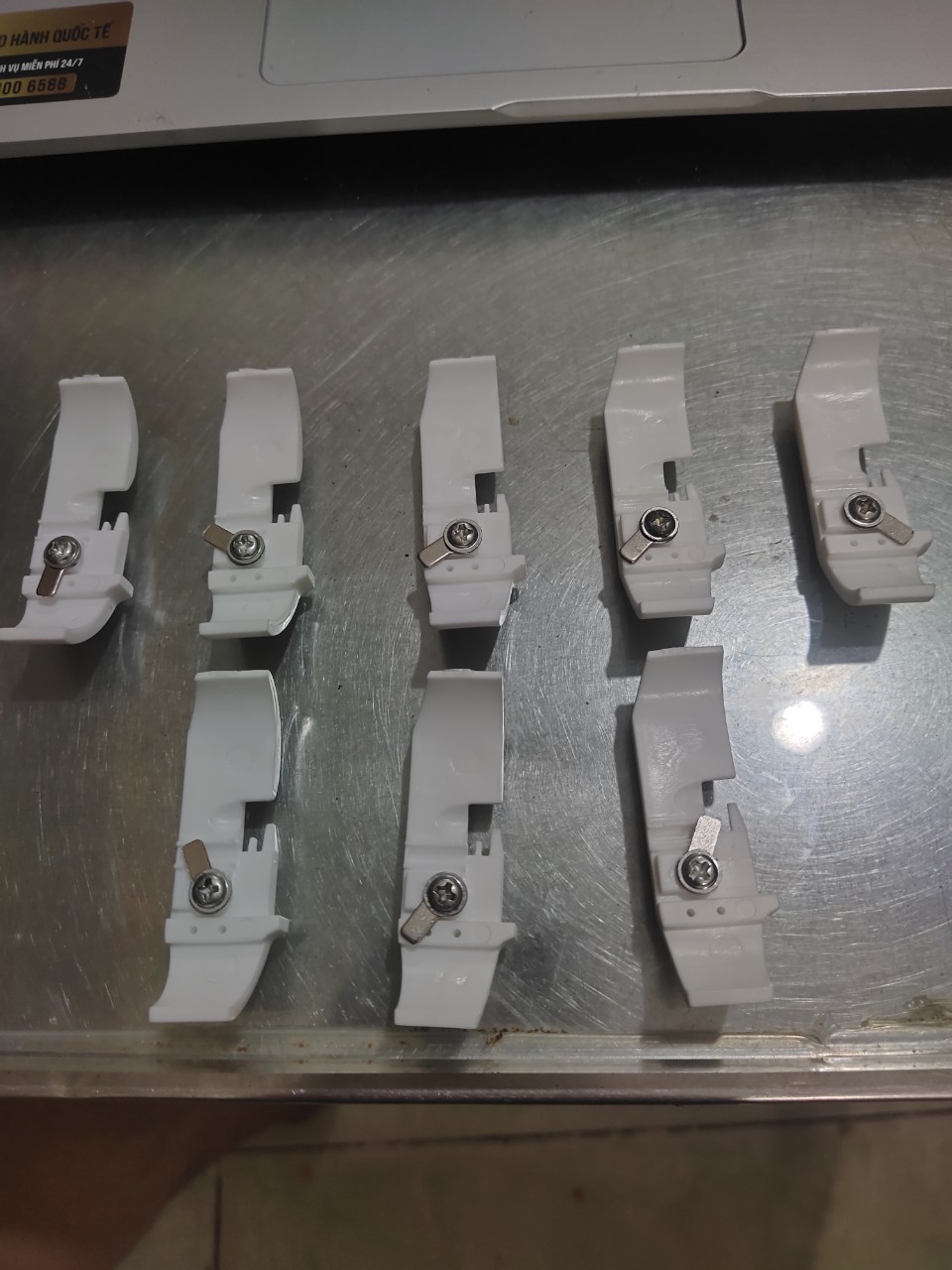 chân vịt vắt sổ nhựa 4 chỉ