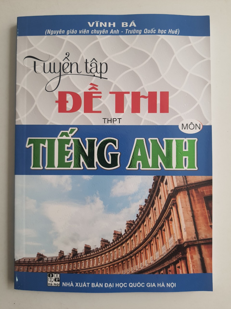 Sách - Tuyển tập đề thi THPT môn Tiếng Anh