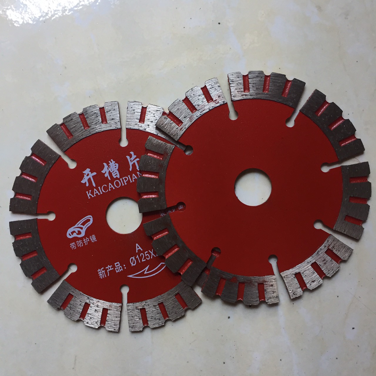 Lưỡi cắt rãnh tường cao cấp phi 133 và 125