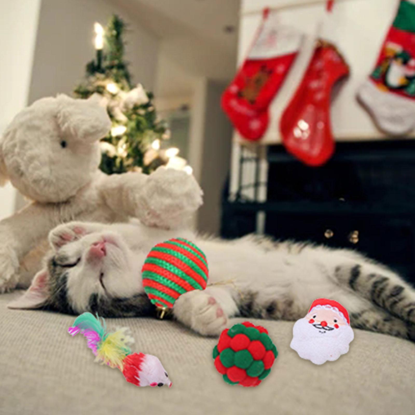 Bộ đồ chơi mèo Giáng sinh là món quà hoàn hảo cho thú cưng của bạn vào dịp lễ Giáng sinh. Với những món đồ chơi đáng yêu và bắt mắt, mèo của bạn sẽ có một mùa lễ yêu thú vị hơn bao giờ hết. Hãy xem ảnh để biết thêm chi tiết về bộ đồ chơi mèo Giáng sinh này.