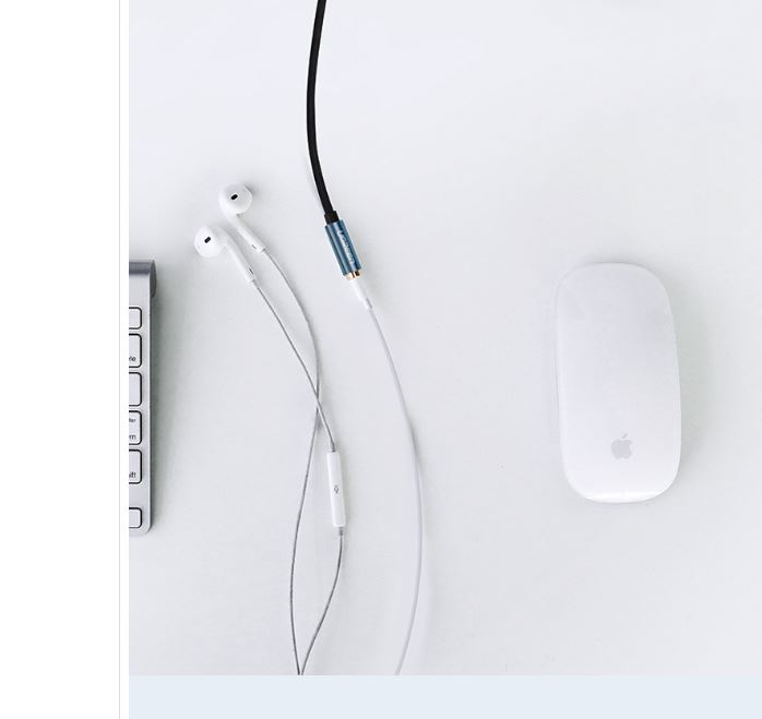 Cáp nối dài Audio 3.5mm 1m Ugreen 40673 (3 nấc - hỗ trợ mic và tai nghe)