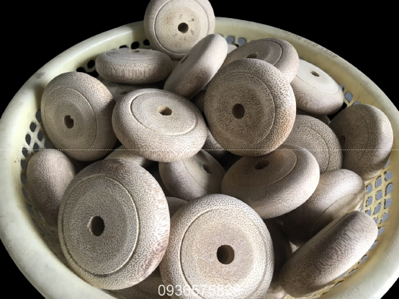 Nậm tre cho lồng chim chào mào