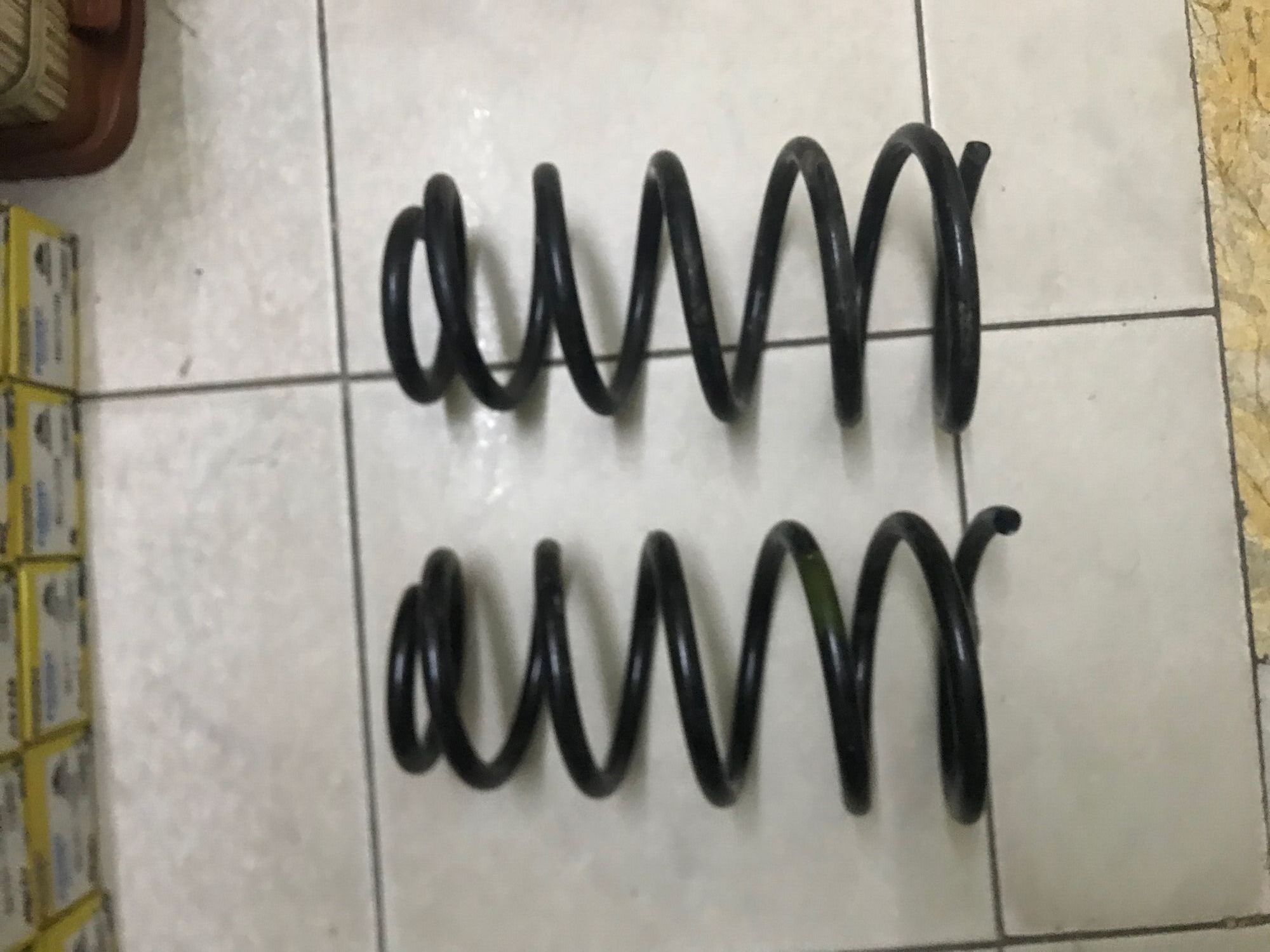 Lò xo giảm chấn sau Fiat Siena và Fiat Albea