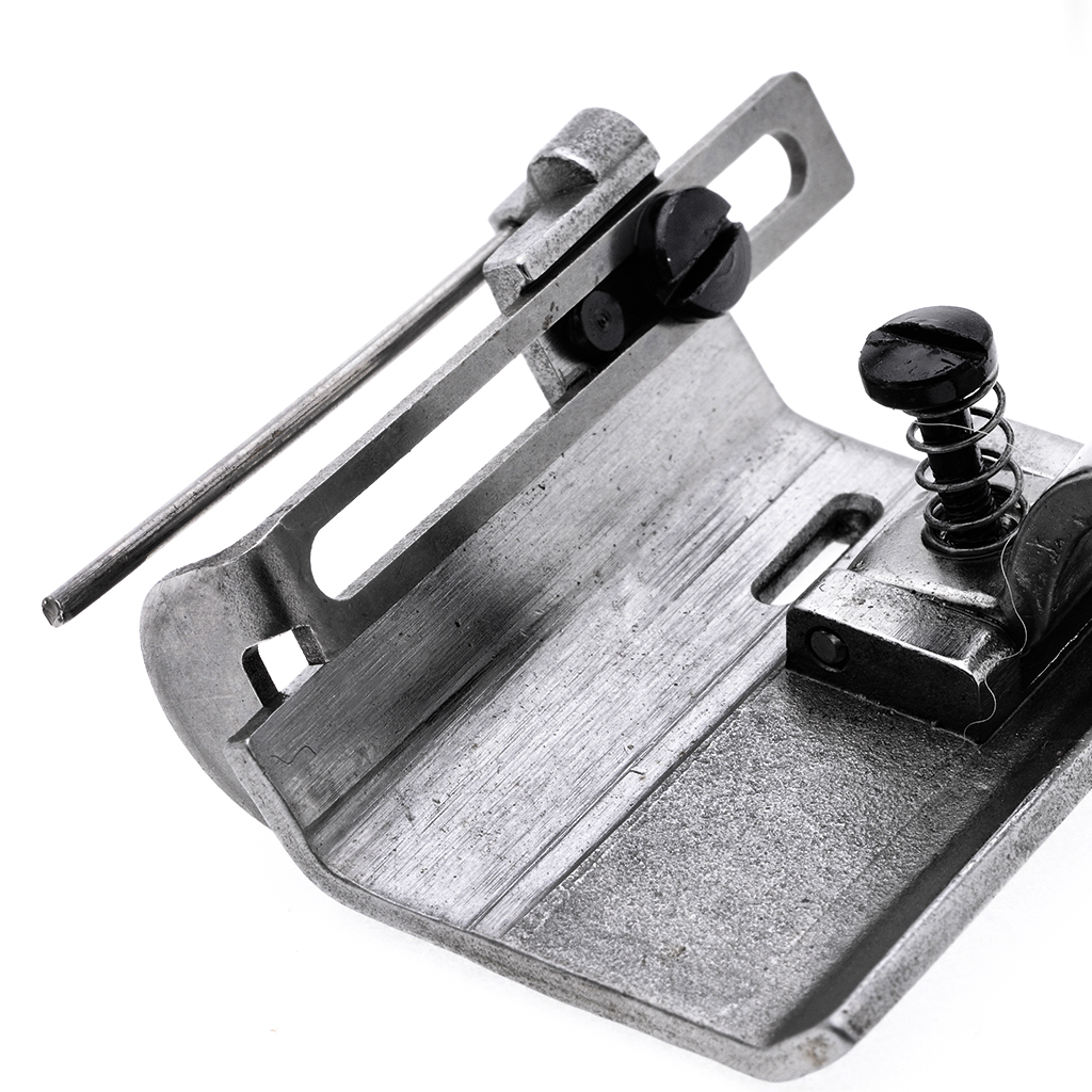 23771%20Big%20Roller%20Wide%20Size%20Presser%20Foot%20With%20Adjustable%20Tape%20For%20Singer%20457/2284%20Zigzag%20Sewing%20Machine%20-%20Image%203