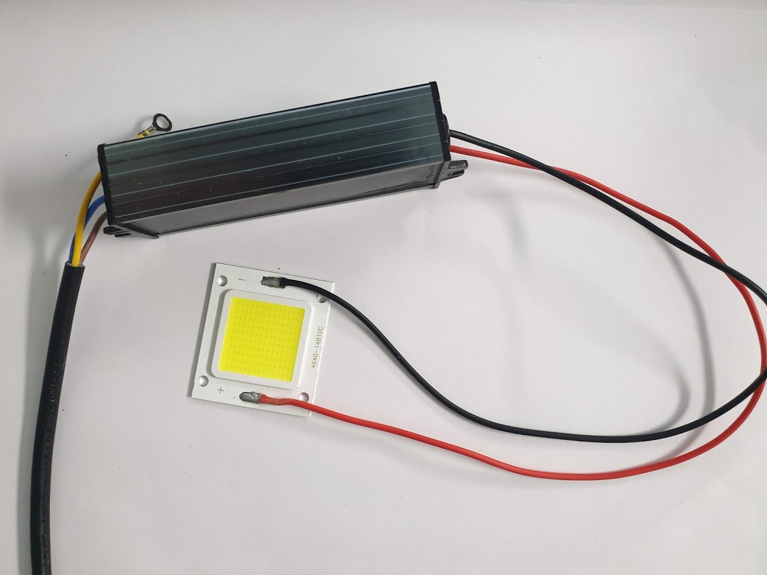 Đèn đường led 100W 2 mắt led, điện vào 220v