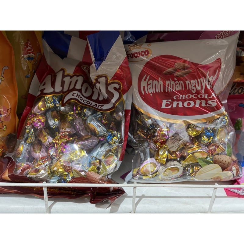 Gói kẹo Chocolate hạnh nhân phú cường