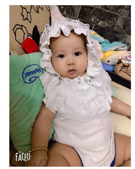 [HCM]Set yếm cổ kèm nón cô gái hà lan cho bé