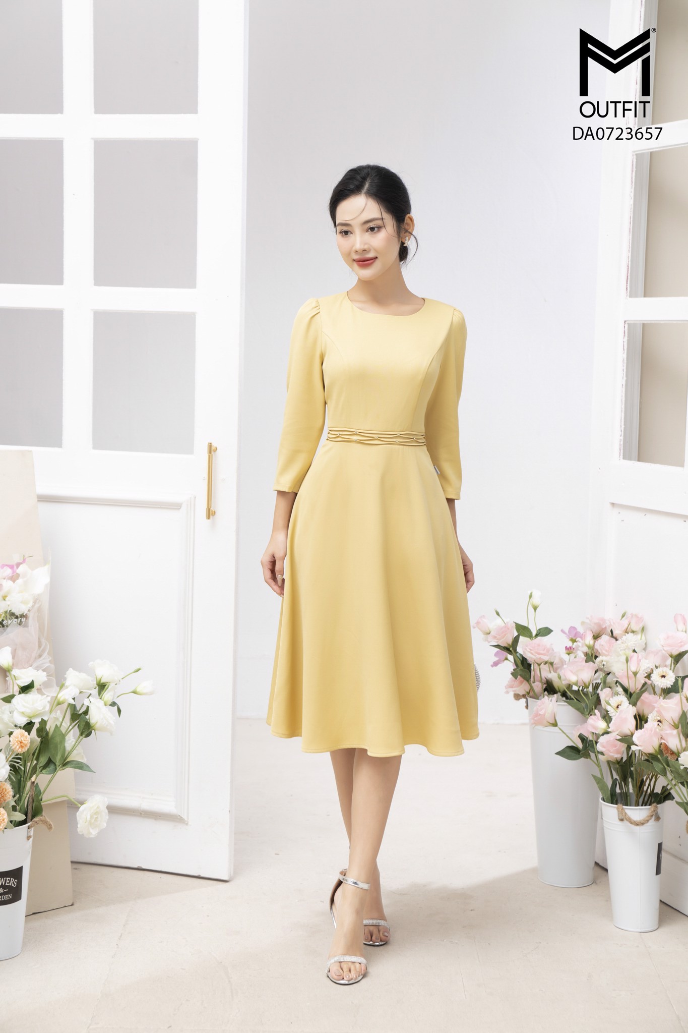 Đầm dáng xòe, tay lỡ đính đá TT