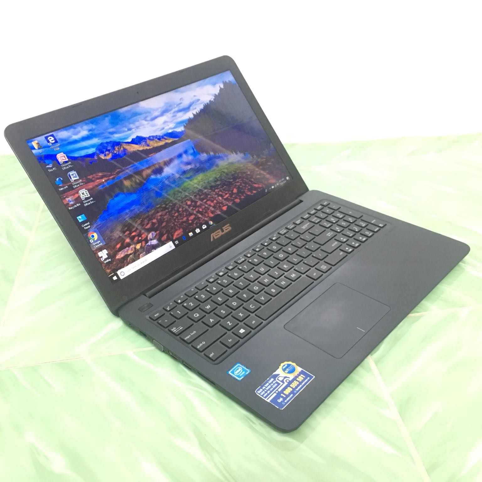 Laptop Asus E502 Intel N3060 l Ram 2 GB l SSD 120 GB