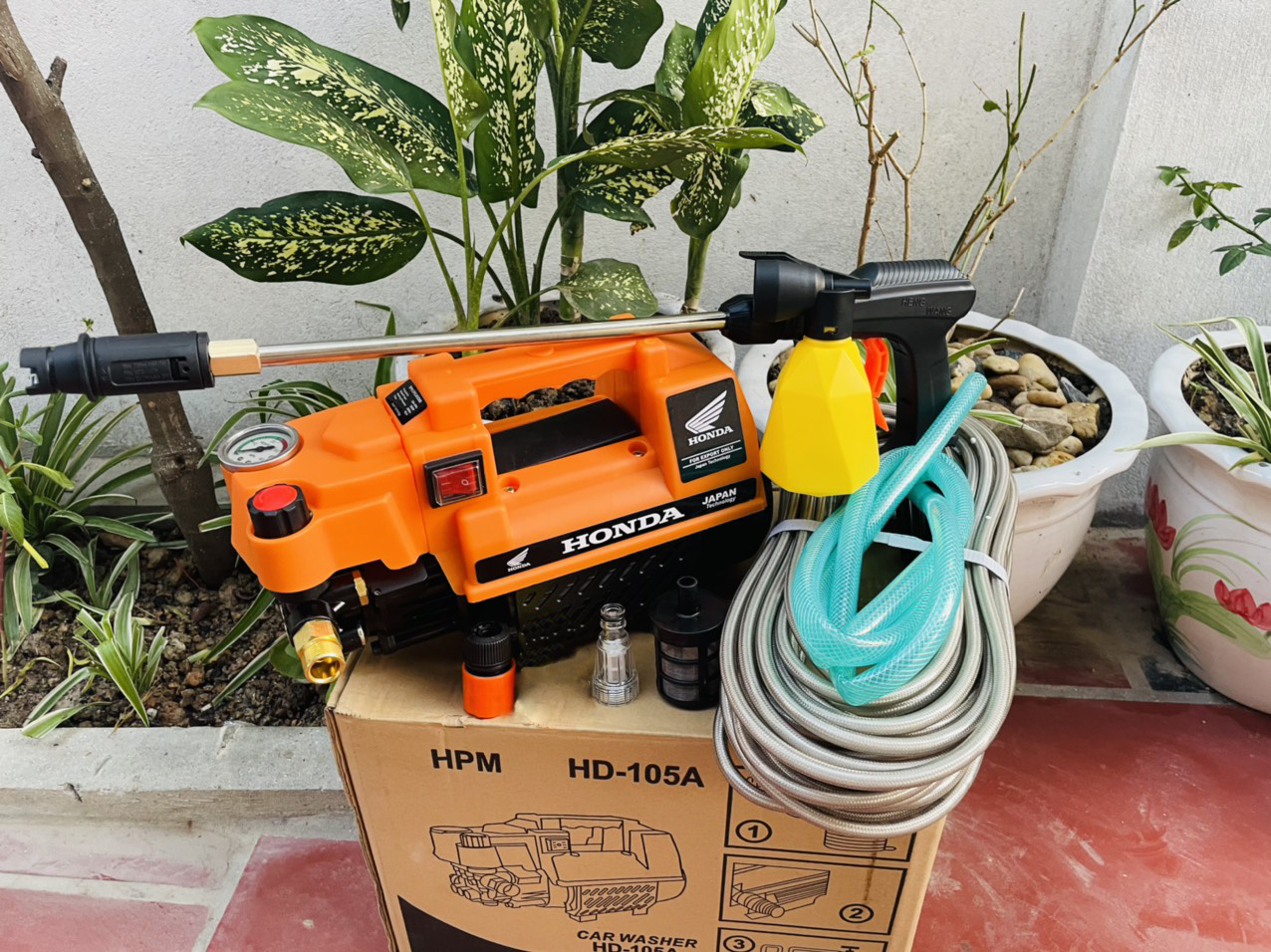 máy xịt rửa xe chỉnh áp giá rẻ