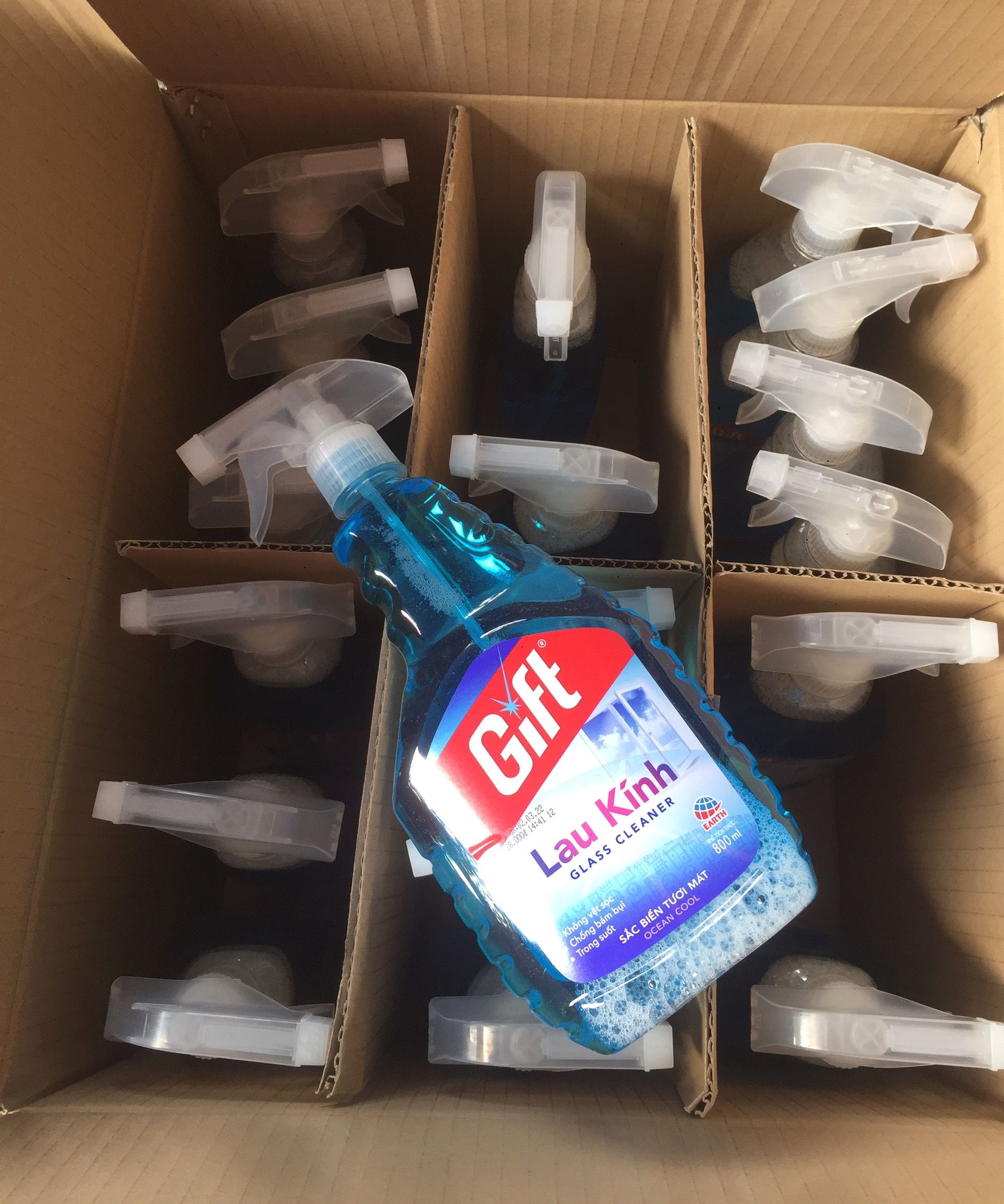 Chai xịt lau kính GIFT 580ml - 800ml